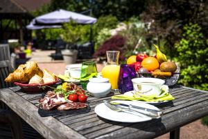 Hostellerie Bourguignonne - Hotel Overview