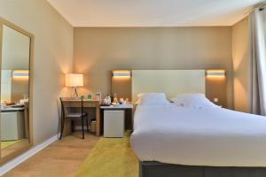 Hotel Amiraute - Location and Accessibility