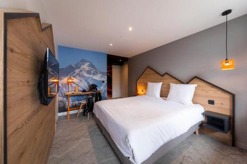 Hotel Base Camp Lodge - Les 2 Alpes - Location and Accessibility