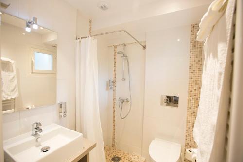 Hotel by the Beach - HBB - Location and Accessibility