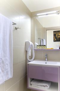 Hotel CASABELLA Cannes Mouans Sartoux - Location and Accessibility