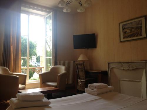 Hotel Couleurs Sud City Center Train Station Charleville-Mézières - Location and Accessibility