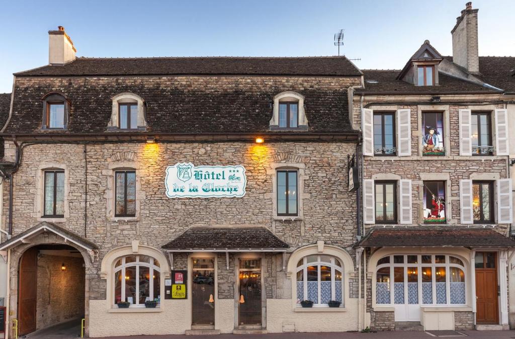 Hotel De La Cloche - Hotel Overview and Location