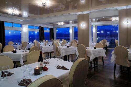 Hotel Des Roches - Overview and Location