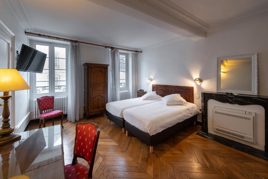 Hôtel Des Tonneliers - Location and Accessibility