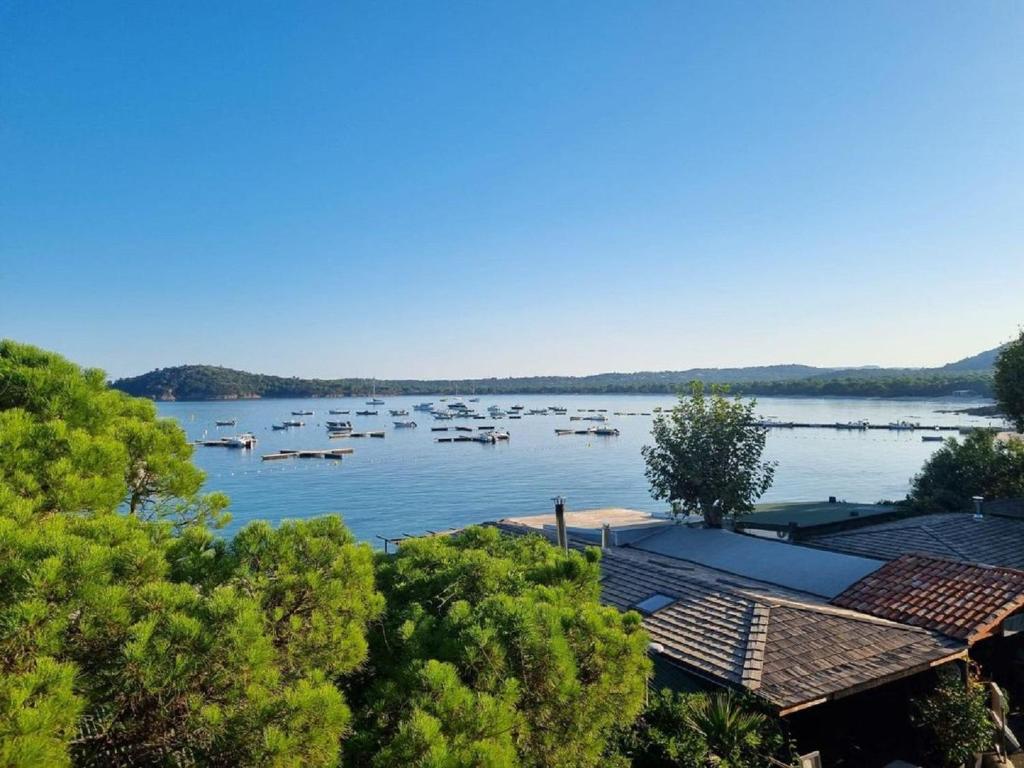 Hotel Du Golfe Pinarello - Location and Accessibility