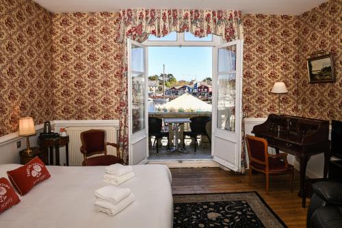 Hotel KLoys - Hotel Overview and Location