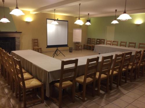 Hotel Le Central - Hotel Overview and Location