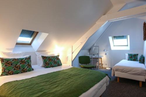 Hotel Le Collonges Connected TV Wifi Netflix - Overview of Hotel Le Collonges