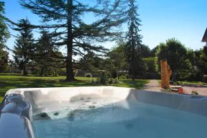Hotel Le Haut Des Lys - Location and Accessibility