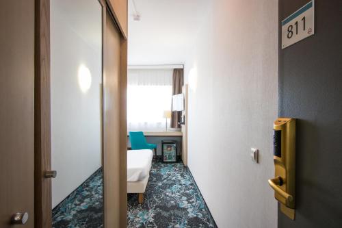 Hotel Lille Europe - Location and Accessibility