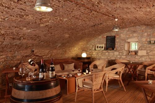 Hotel Lorée Des Vignes - Location and Surroundings