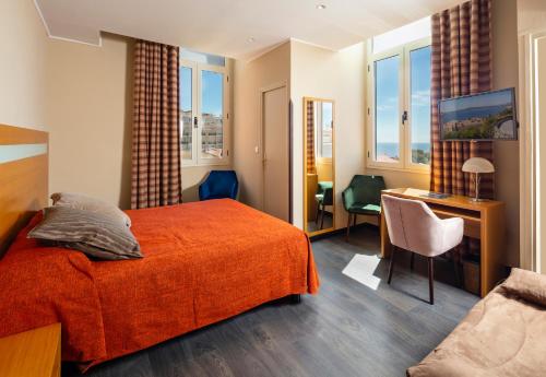 Hotel Miramar - Location and Accessibility