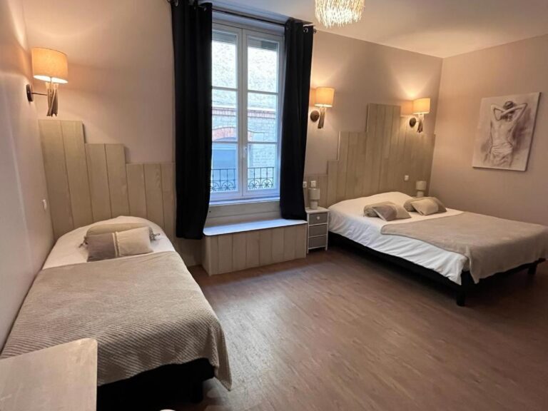Hotel of the Tin Pot Review