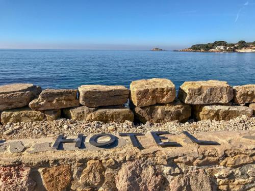 Hotel Plein Large - Location and Accessibility