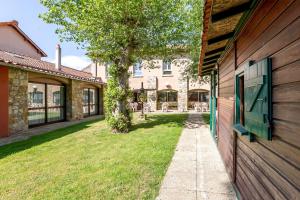 Hotel Restaurant La Crèche and Its Indoor Pool - Logis Hotels - Overview of Hôtel Restaurant La Crèche
