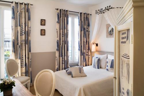 Hotel & Restaurant LE CENTRAL TROUVILLE - Location and Accessibility