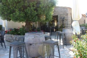 Hotel & Restaurant Les Bergeries D'alata - Overview and Location