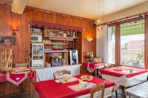 Hotel Restaurant THE YETI - Overview of Hotel Restaurant LE YETI