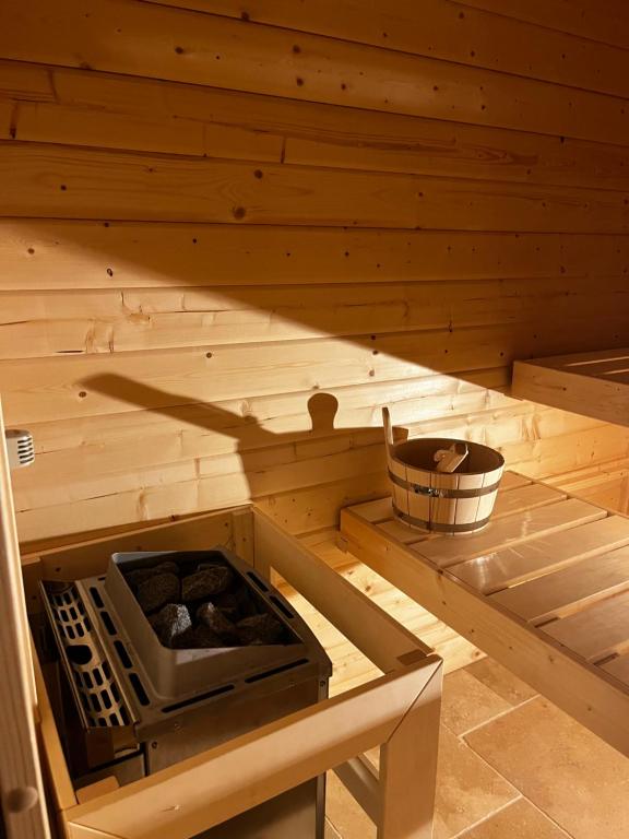 Hotel-Restaurant-Unusual Room Spa - The XII of Luynes - Hotel Overview and Location
