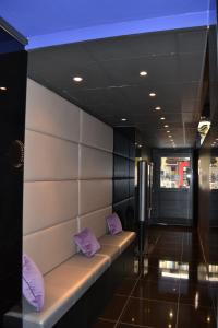 Hotel Schtak - Location and Accessibility