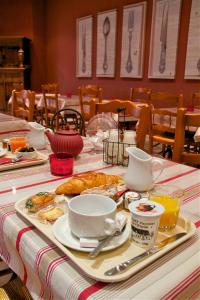 Hotel Sully - Overview of Hotel Sully