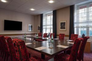 Hotel Voltaire Opera Nantes Centre - Overview of Hotel Voltaire Opera Nantes Centre