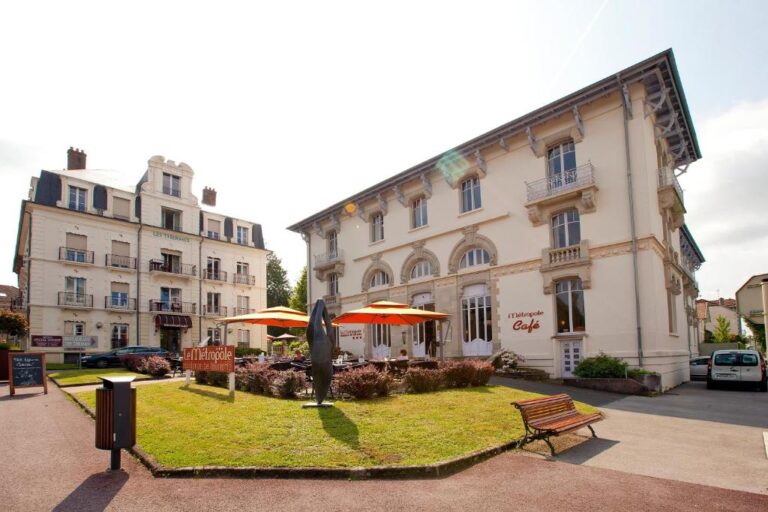 Hotels & Residences – The Metropole Review