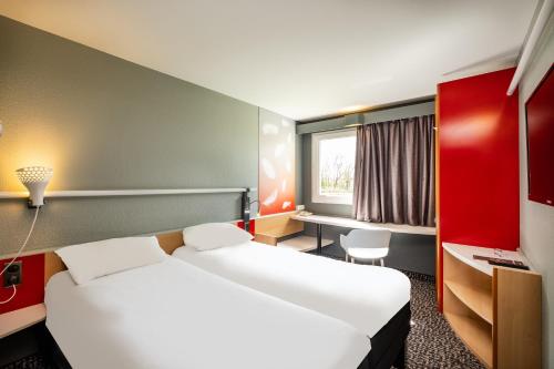 Ibis Amboise - Hotel Overview