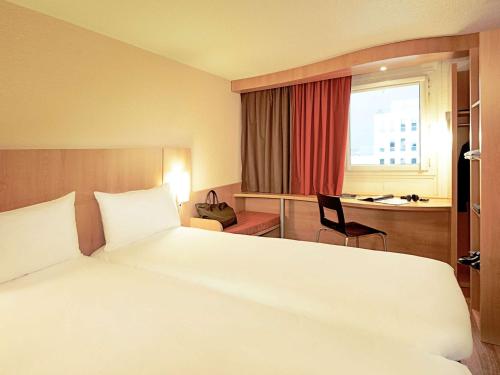 Ibis Beauvais Airport - Hotel Overview and Location