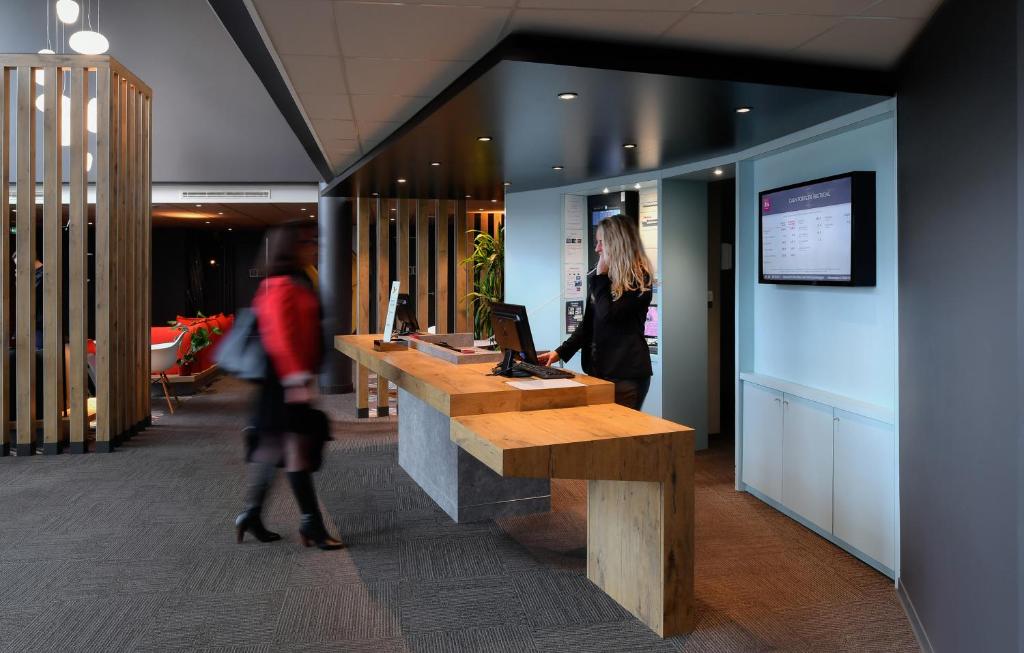 Ibis Caen Porte De Bretagne - Hotel Overview and Location