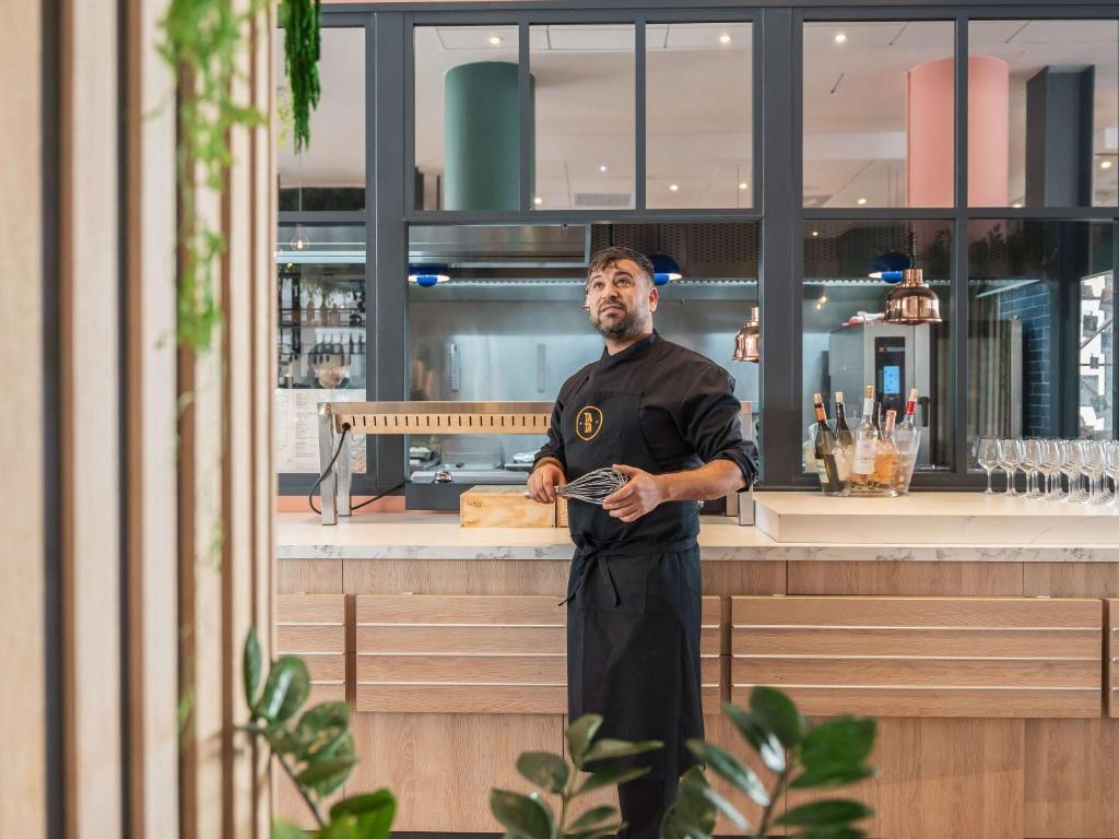 Ibis Marseille Centre Euromed - Hotel Location and Access