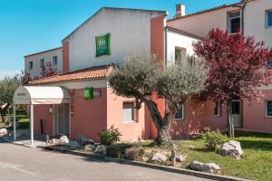 Ibis Styles Marseille Plan De Campagne - Location and Accessibility