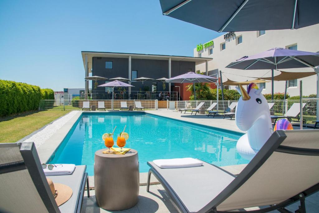 Ibis Styles Pertuis Portes Du Luberon - Hotel Overview and Location