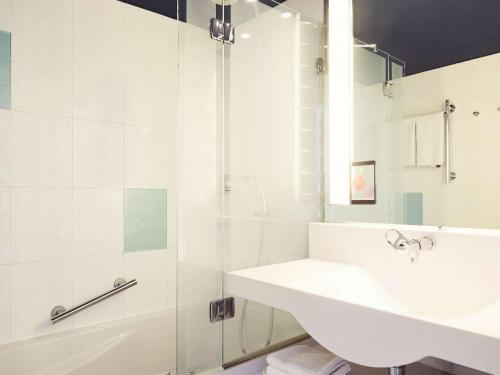 Ibis Styles Toulon La Seyne Sur Mer - Hotel Overview and Location