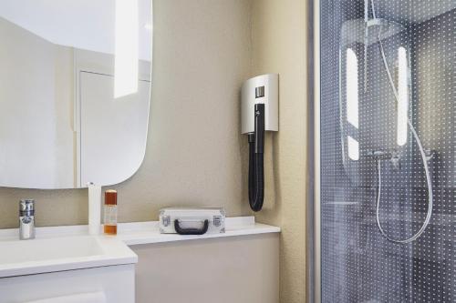 Ibis Toulon La Seyne Sur Mer - Hotel Overview