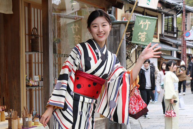 Kimono Rental Service Near Kiyomizudera Temple