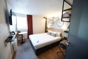 Kyriad Hotel Laval - Hotel Overview and Location