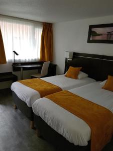 Kyriad Lille East - Hem - Hotel Overview and Location