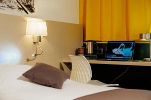 Kyriad Lille - Roncq - Hotel Overview and Location