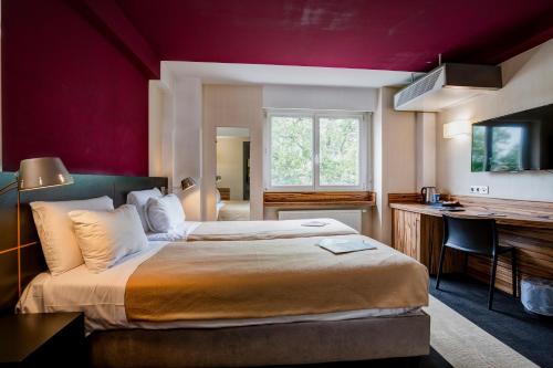 Kyriad Montbeliard Sochaux - Hotel Overview