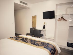 KYRIAD ROUEN SUD - Sotteville Les ROUEN - Hotel Overview and Location