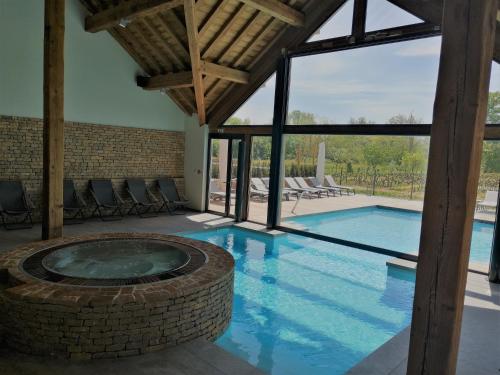 Les Maritonnes Park & Vineyard - Overview of Les Maritonnes Park & Vineyard