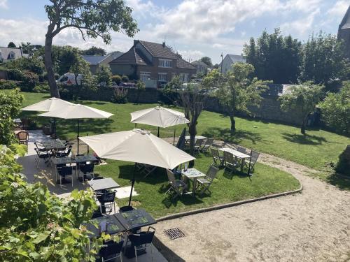 Logis Auberge De Carolles - Hotel Overview