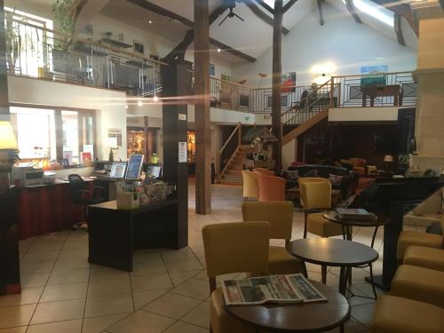 Logis Auberge Des Moissons - Hotel Overview and Location