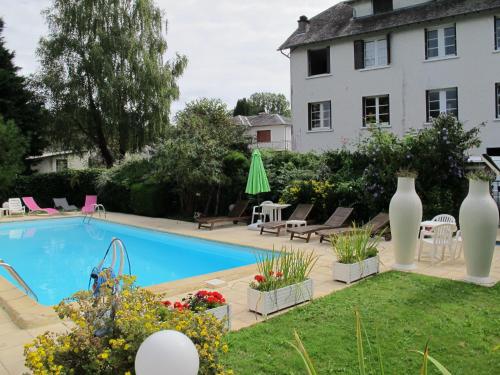 Logis Deshors-Foujanet - Hotel Overview