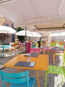 Logis Hostellerie Bressane - Hotel Overview