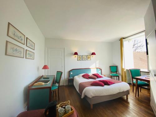 Logis Hostellerie La Chaumière - Hotel Overview