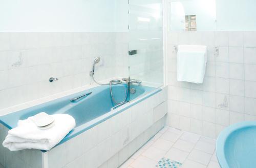 Logis Hotel and Restaurant of the Dolphin - Overview of Logis Hôtel Et Restaurant Du Dauphin