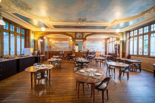 Logis - Hotel Arc En Ciel and SPA Les Sables D'Olonne - Accommodations